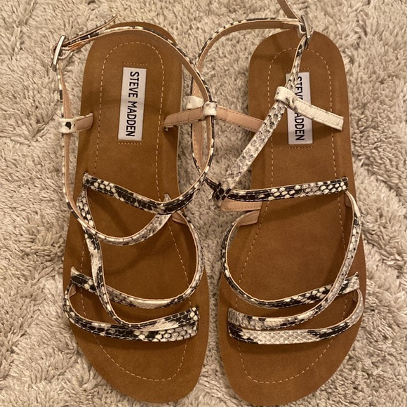 Steve Madden Snake Skin Print Sandals - 7.5 - Picture 6 of 8